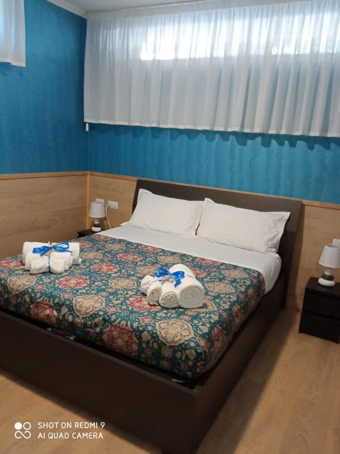 Old Club Casa Vacanze Carlo Trani Априлия Екстериор снимка
