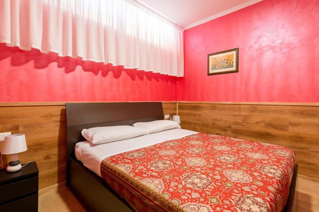 Old Club Casa Vacanze Carlo Trani Априлия Екстериор снимка