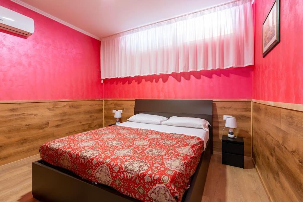 Old Club Casa Vacanze Carlo Trani Априлия Екстериор снимка
